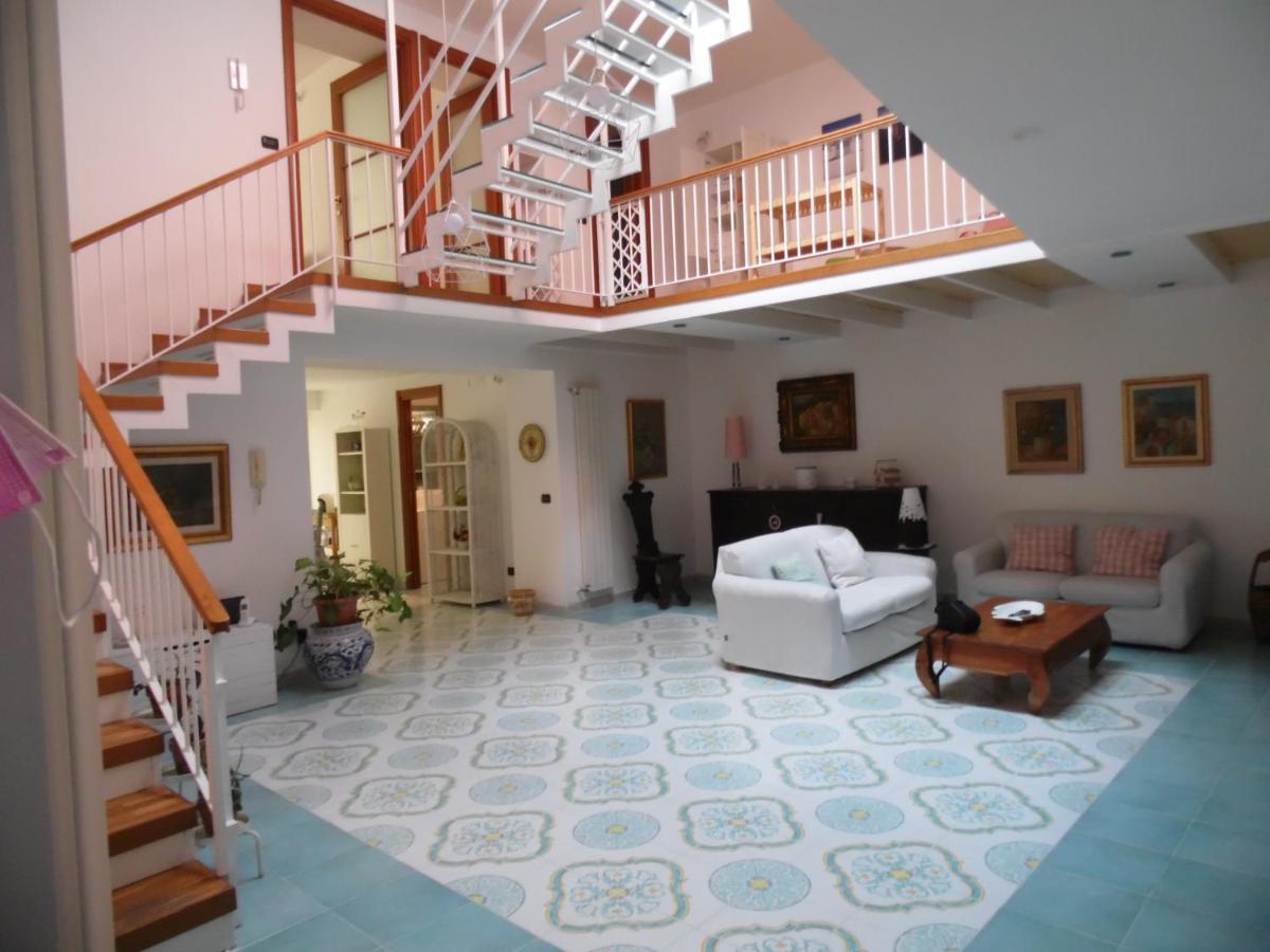 A Casa Di Monica Leilighet Pozzuoli Eksteriør bilde
