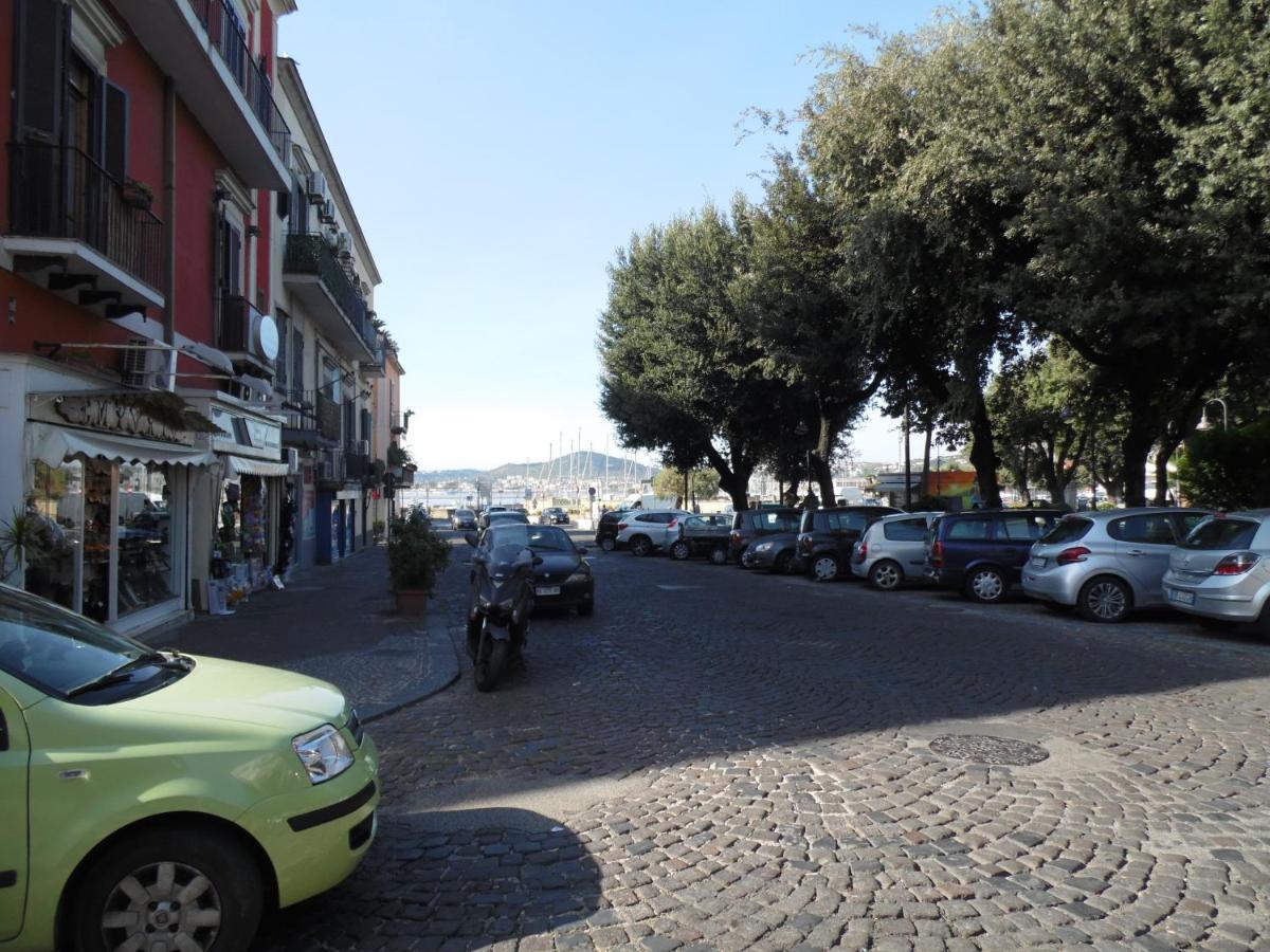 A Casa Di Monica Leilighet Pozzuoli Eksteriør bilde